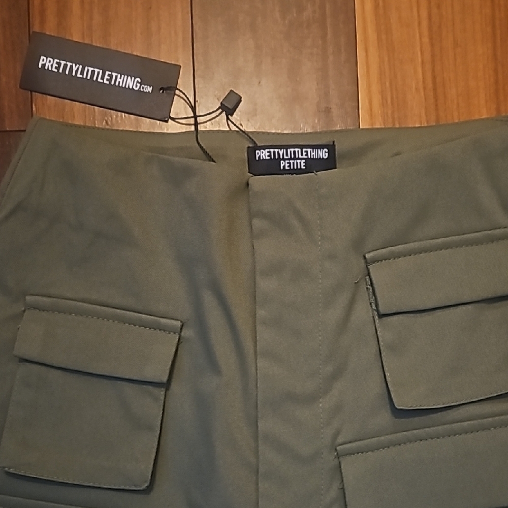 PrettyLittleThing Womans Green Cargo Pants - Picture 4 of 7